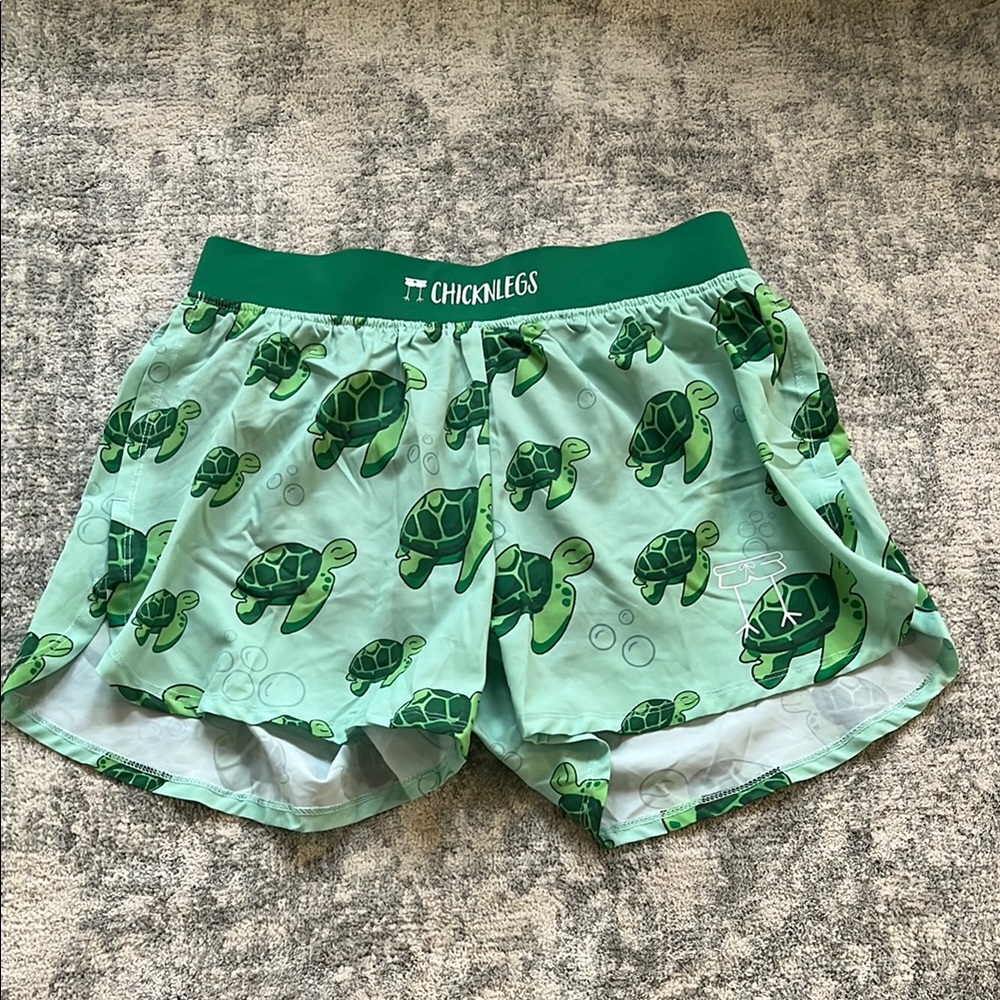 ChicknLegs Green Turtle Print Shorts, Men’s 4” half split shorts